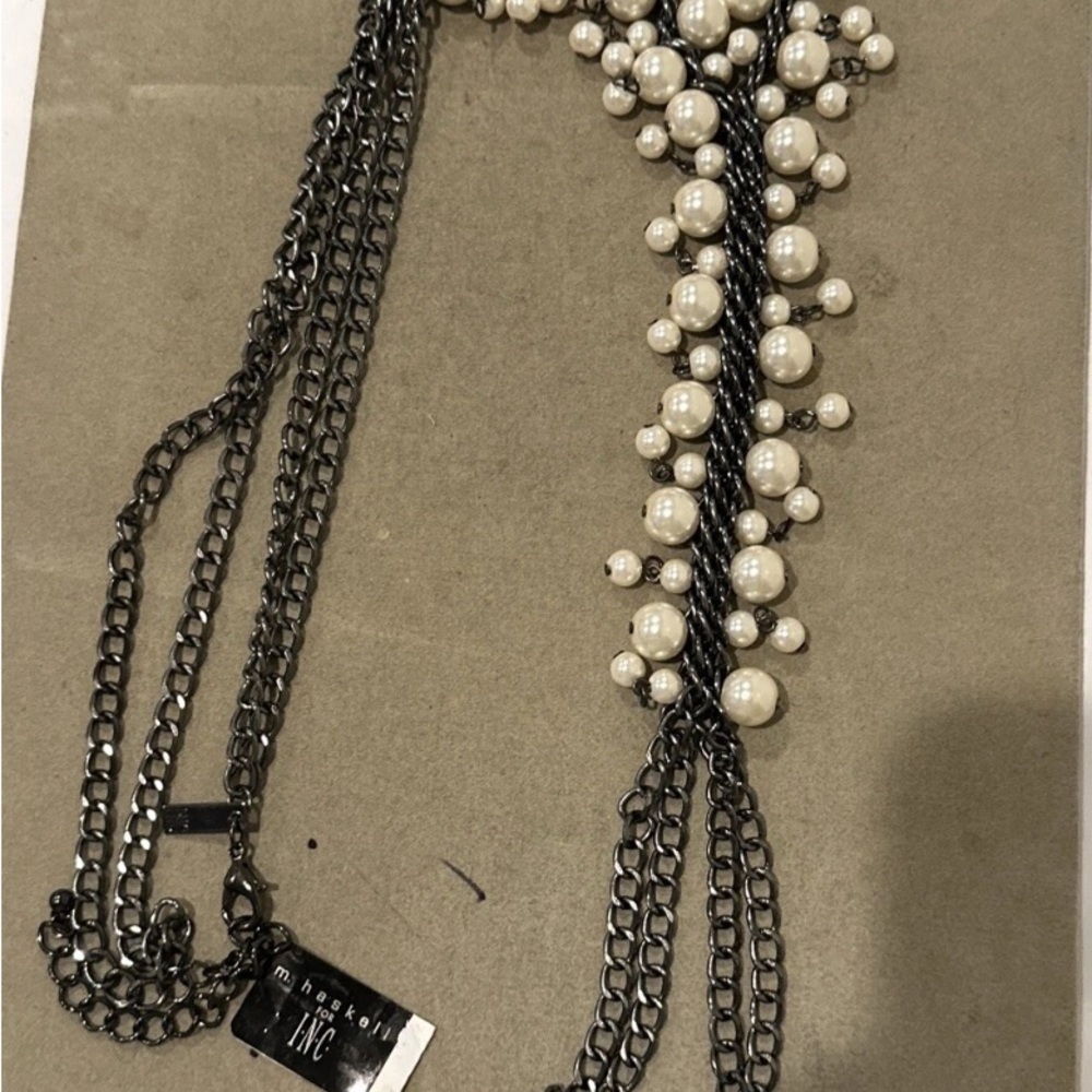 Miriam Haskell Elegant Pearl Necklace - Picture 2 of 8